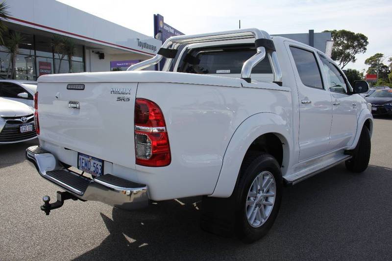 2014 TOYOTA HILUX SR5 (4x4) GGN25R MY14