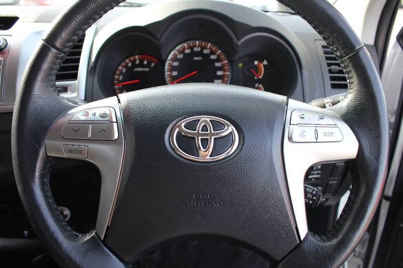 2014 TOYOTA HILUX SR5 (4x4) GGN25R MY14