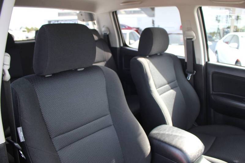 2014 TOYOTA HILUX SR5 (4x4) GGN25R MY14