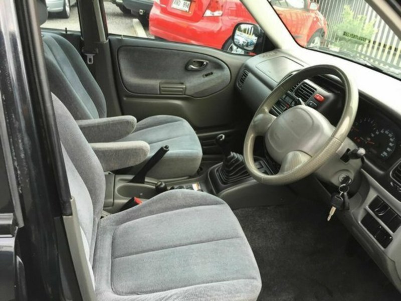 2002 SUZUKI GRAND VITARA SPORTS (4x4)
