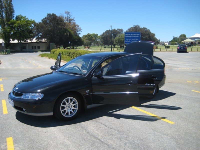 2001 HOLDEN CALAIS VX
