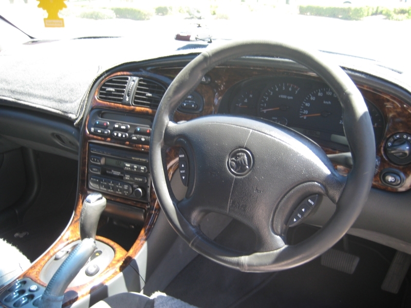 2001 HOLDEN CALAIS VX