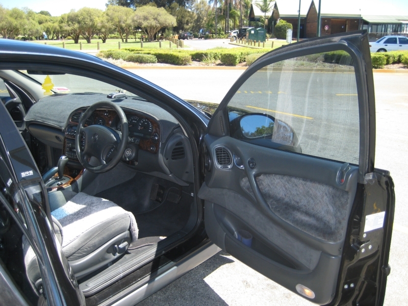 2001 HOLDEN CALAIS VX