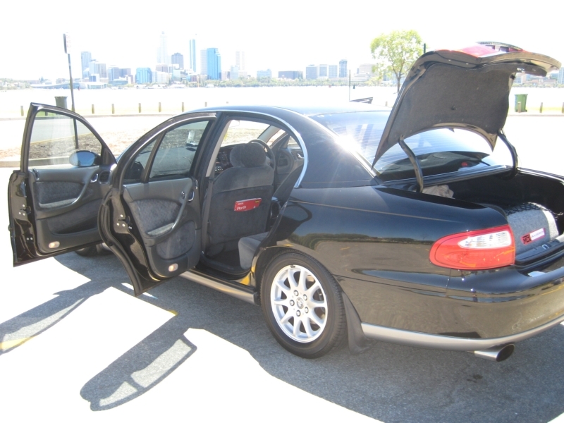 2001 HOLDEN CALAIS VX