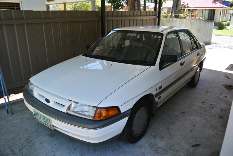1992 FORD LASER GL KH