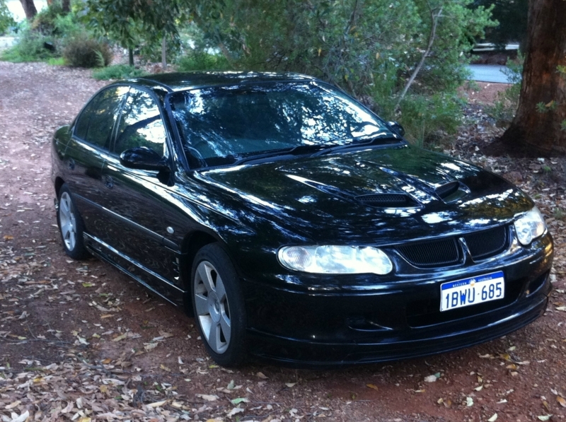 2000 HOLDEN COMMODORE EXECUTIVE VX