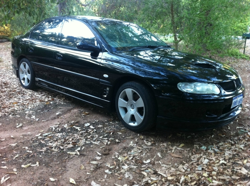 2000 HOLDEN COMMODORE EXECUTIVE VX