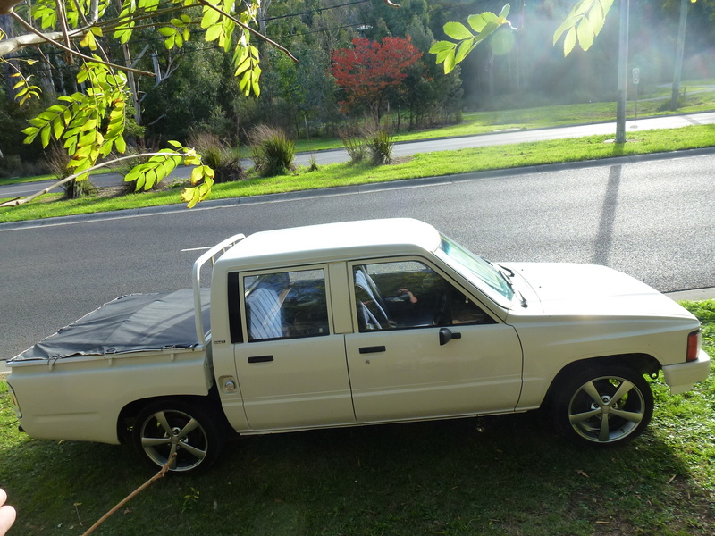 1986 TOYOTA HILUX SR5 YN57