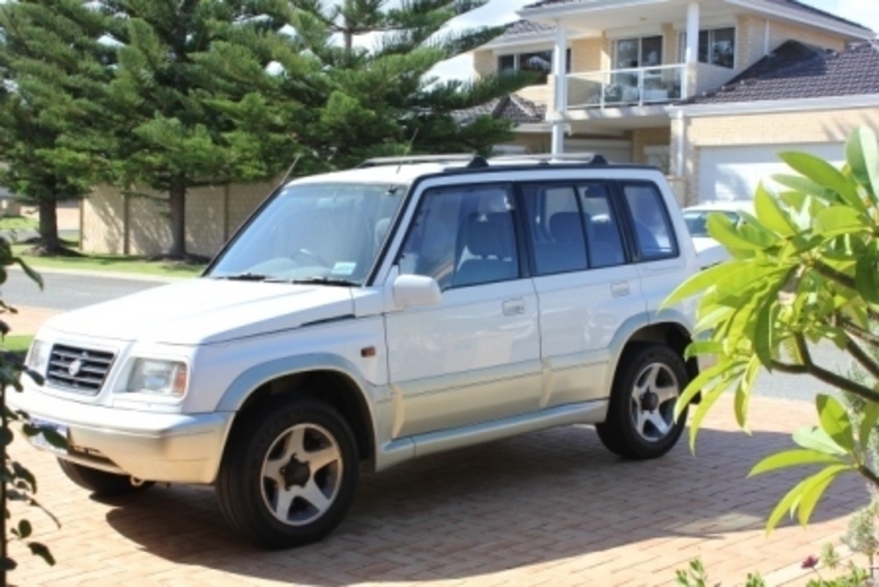 1997 SUZUKI VITARA V6 (4x4)