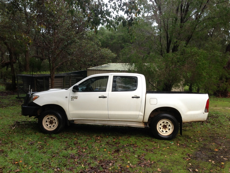 2005 TOYOTA HILUX SR (4x4) KUN26R