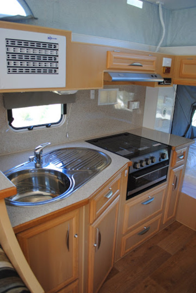 2011 PARAMOUNT DUET 16ft x 7ft 6
