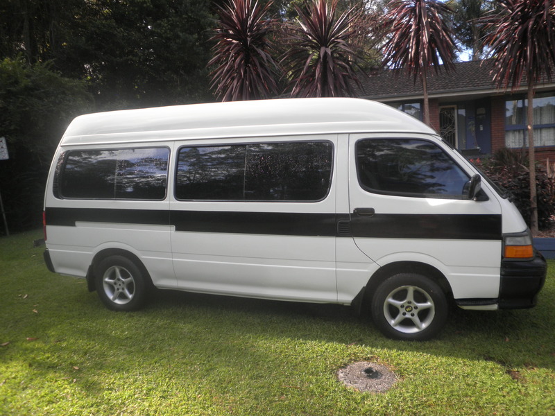 1998 TOYOTA HIACE COMMUTER RZH125