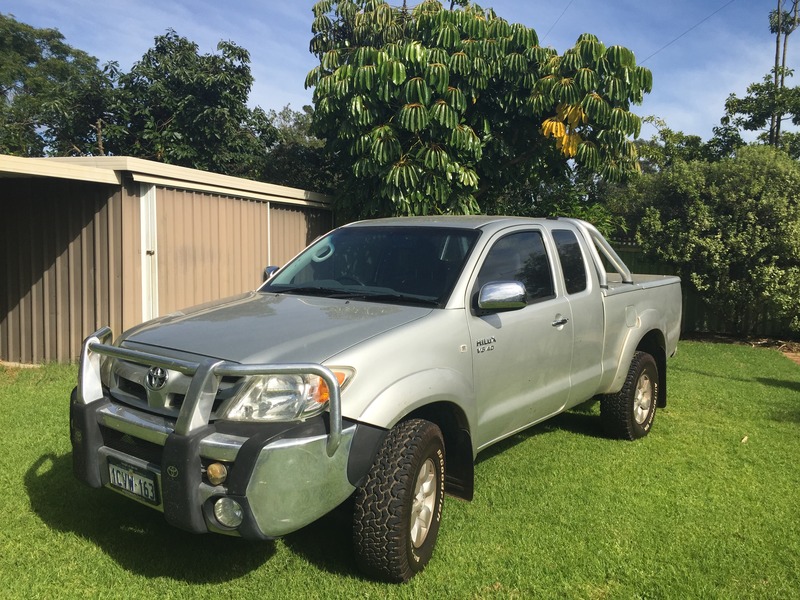 2006 TOYOTA HILUX SR (4x4) GGN25R