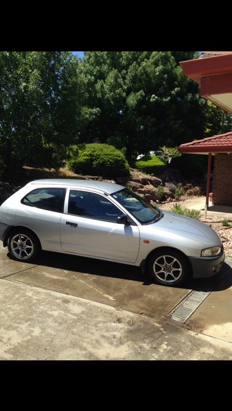 2002 MITSUBISHI MIRAGE CE
