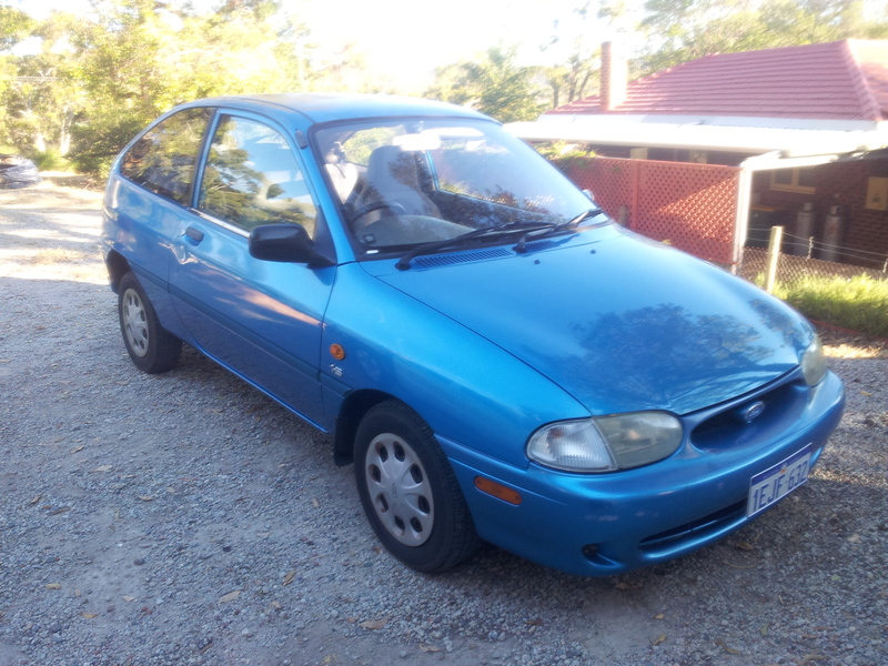 1998 FORD FESTIVA TRIO S WF