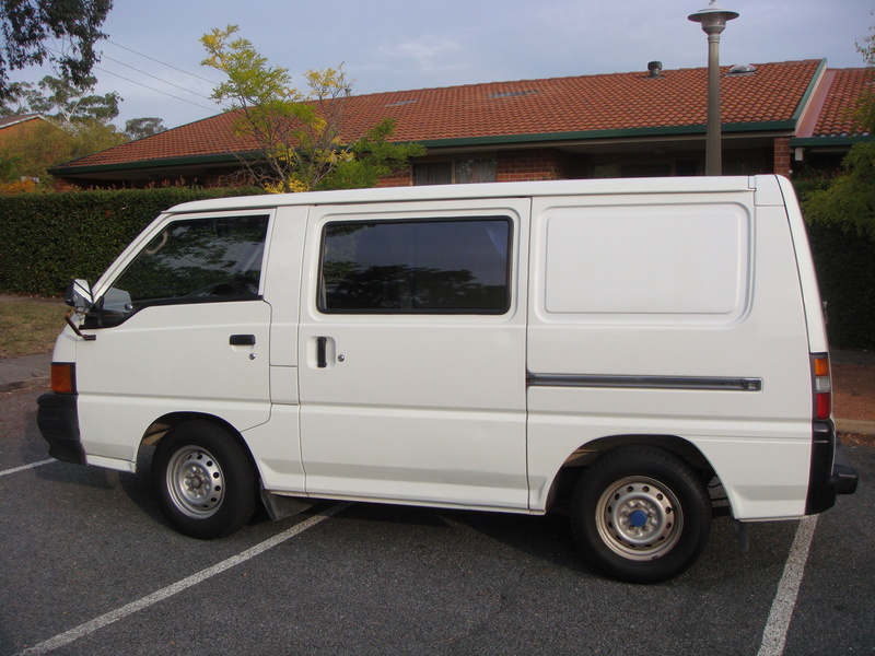 1995 MITSUBISHI L300