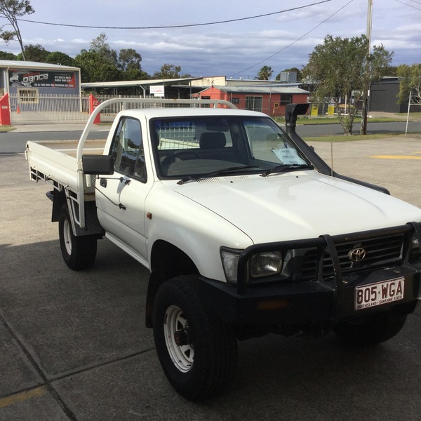 1996 TOYOTA HILUX (4x4) LN106R