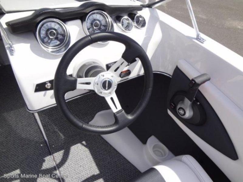 GLASTRON GTX 185