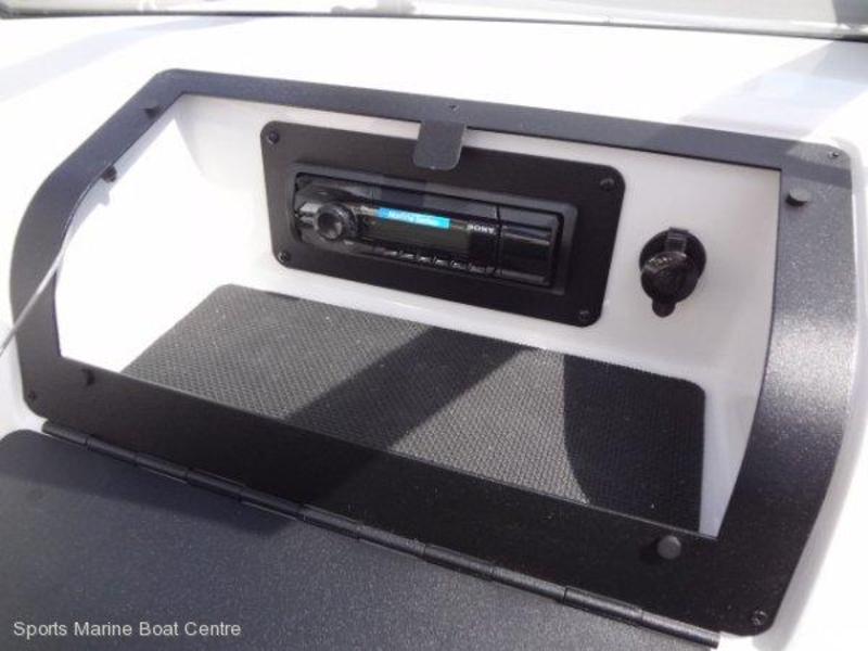 GLASTRON GTX 185