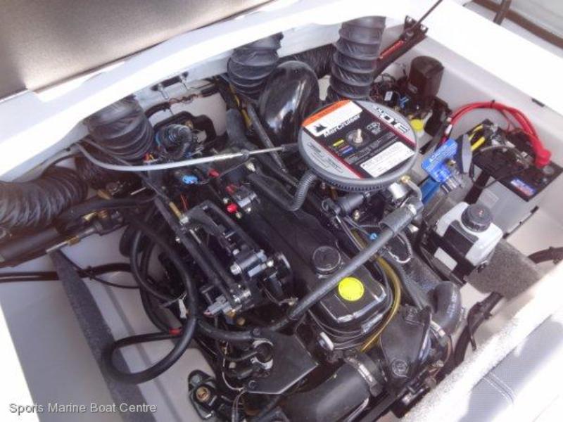 GLASTRON GTX 185