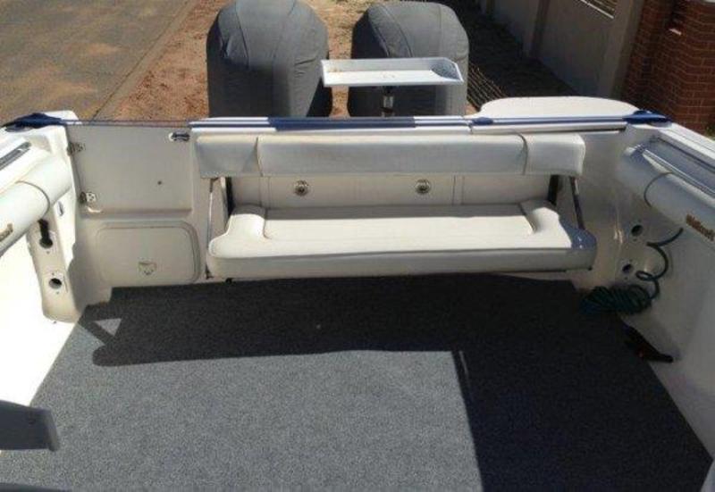 Wellcraft Coastal 252 with trailer