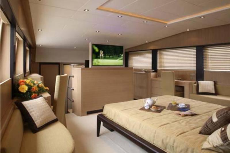 ISA 120 Flybridge