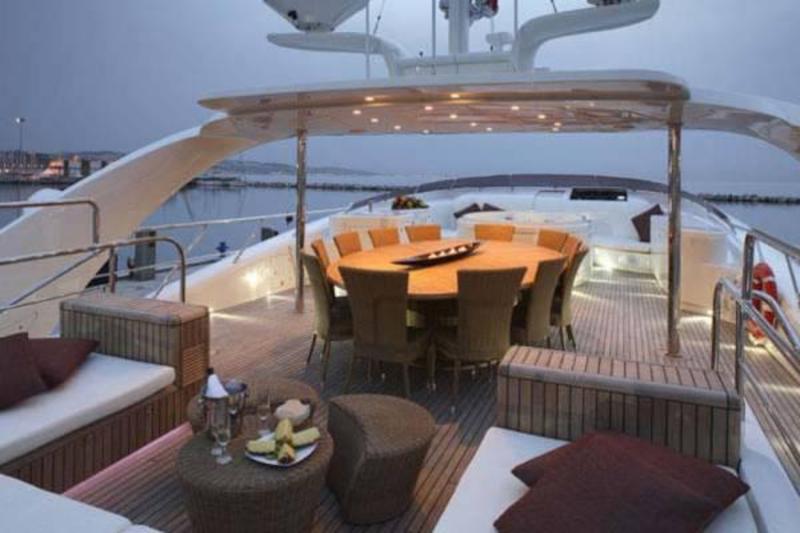 ISA 120 Flybridge