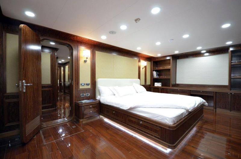 Bering B80 Expedition