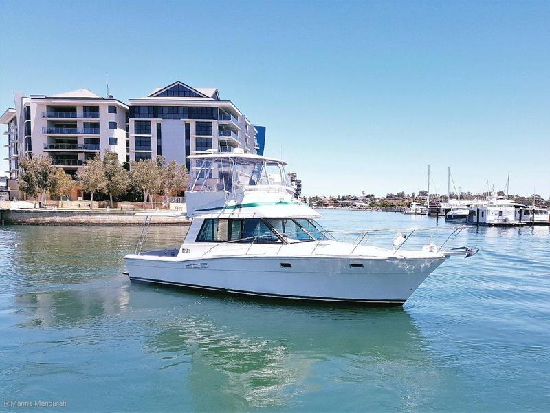 Riviera 38 Flybridge ** NEAT AND TIDY AND THE PRICE IS RIGHT**$135000**