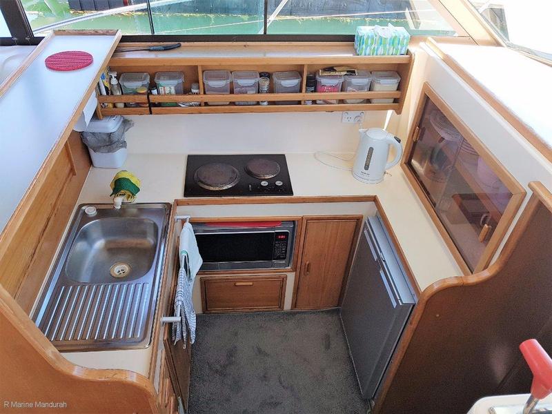 Riviera 38 Flybridge ** NEAT AND TIDY AND THE PRICE IS RIGHT**$135000**