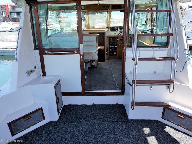 Riviera 38 Flybridge ** NEAT AND TIDY AND THE PRICE IS RIGHT**$135000**