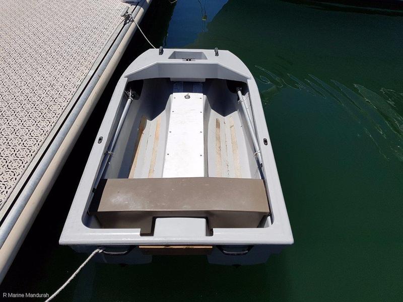 Riviera 38 Flybridge ** NEAT AND TIDY AND THE PRICE IS RIGHT**$135000**