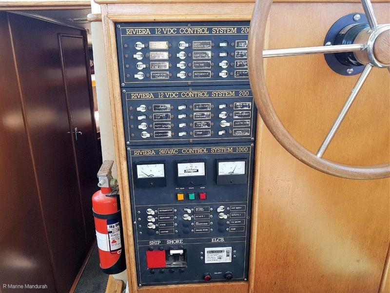 Riviera 38 Flybridge ** NEAT AND TIDY AND THE PRICE IS RIGHT**$135000**