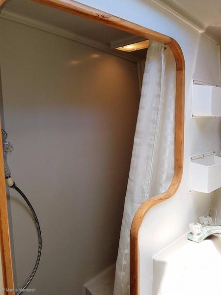 Riviera 38 Flybridge ** NEAT AND TIDY AND THE PRICE IS RIGHT**$135000**