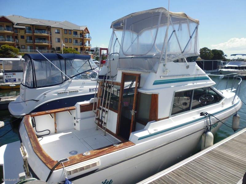 Bayliner 2556 Flybridge