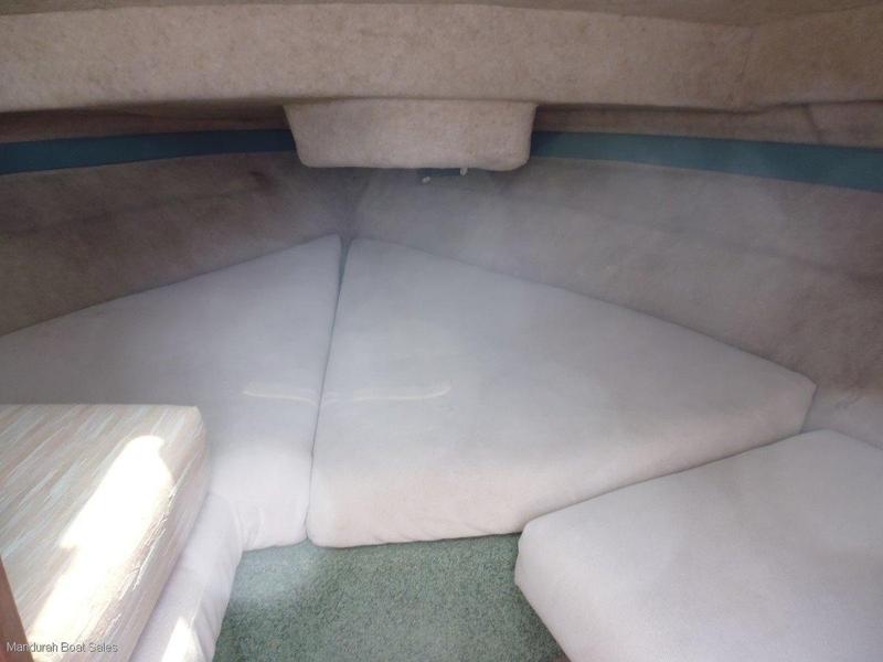 Bayliner 2556 Flybridge