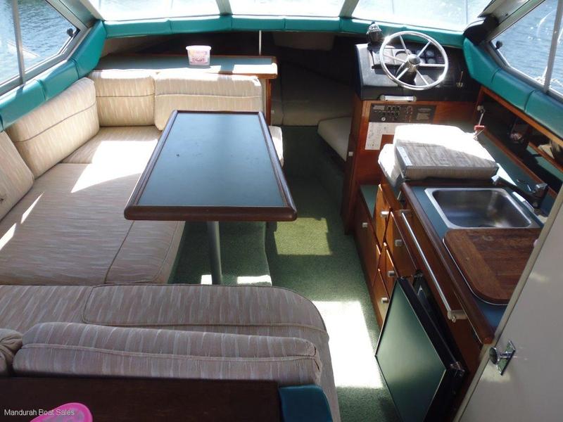 Bayliner 2556 Flybridge