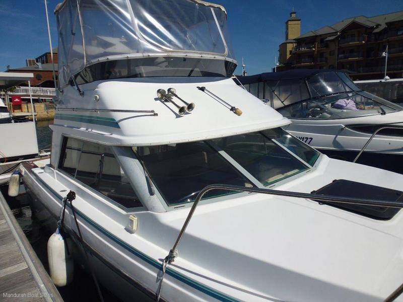Bayliner 2556 Flybridge