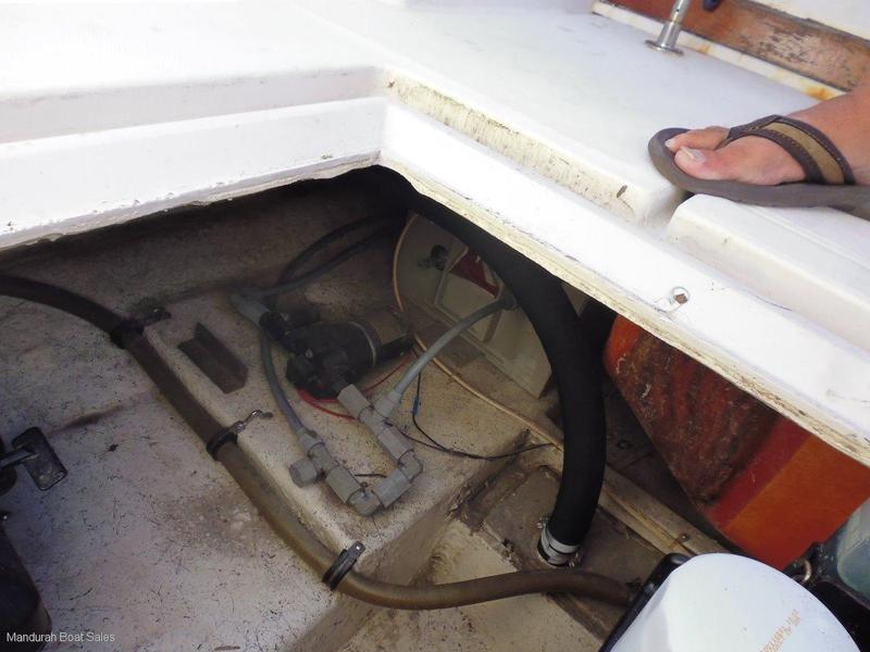 Bayliner 2556 Flybridge