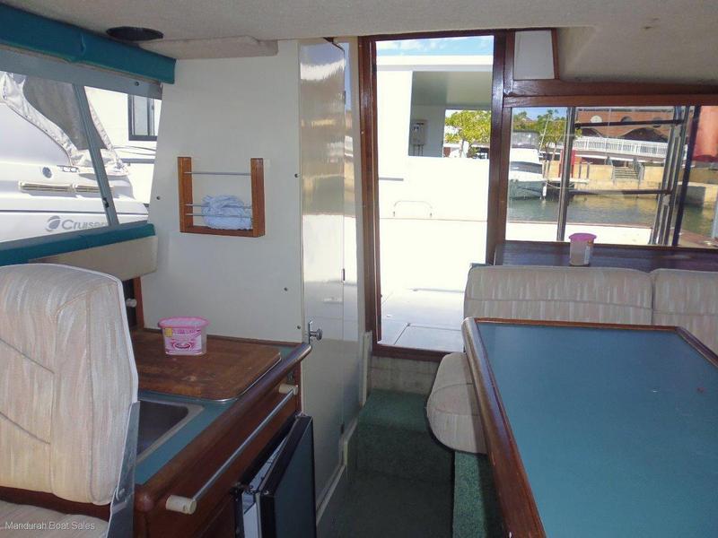 Bayliner 2556 Flybridge