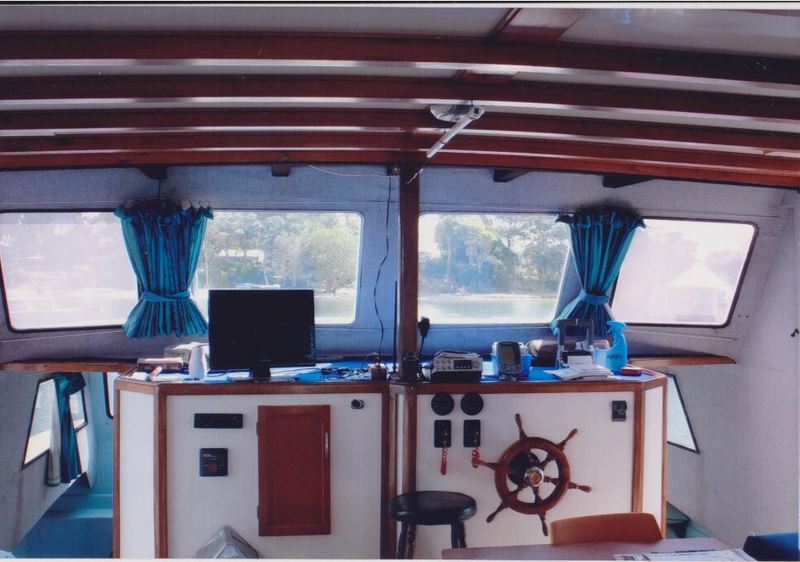 2002 HOUSEBOAT CATARMARAN