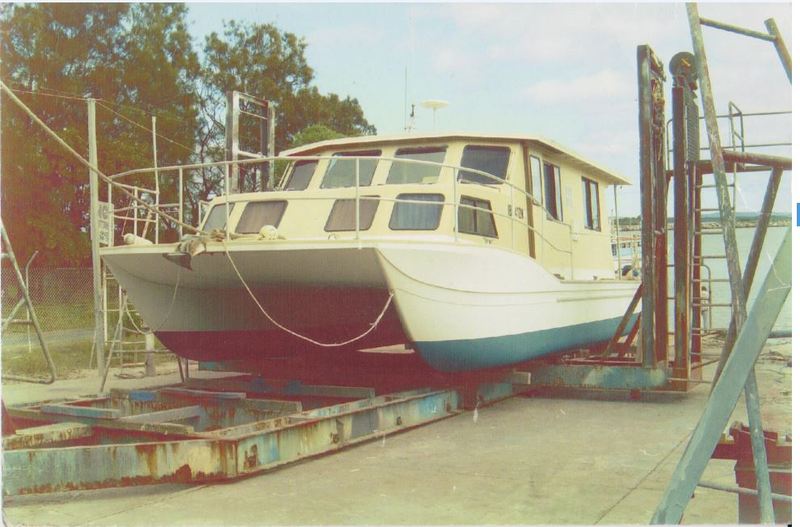 2002 HOUSEBOAT CATARMARAN