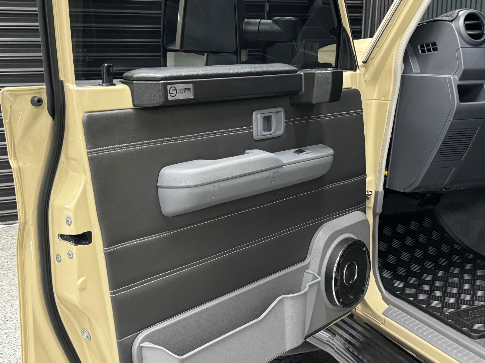 2021 TOYOTA LANDCRUISER VDJ79R GXL MANUAL CAB CHASSIS
