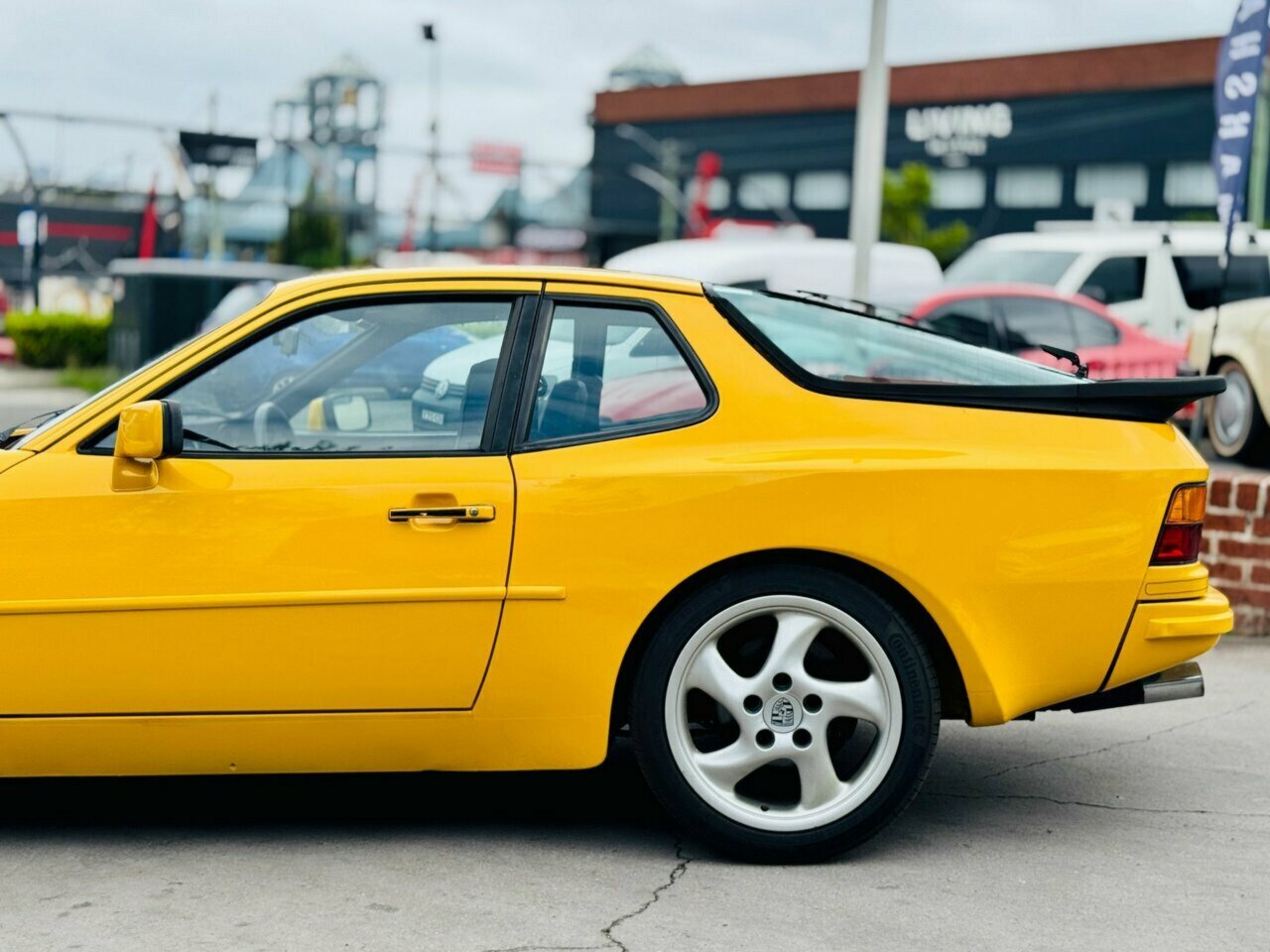 1985 PORSCHE 944 MANUAL 2D COUPE
