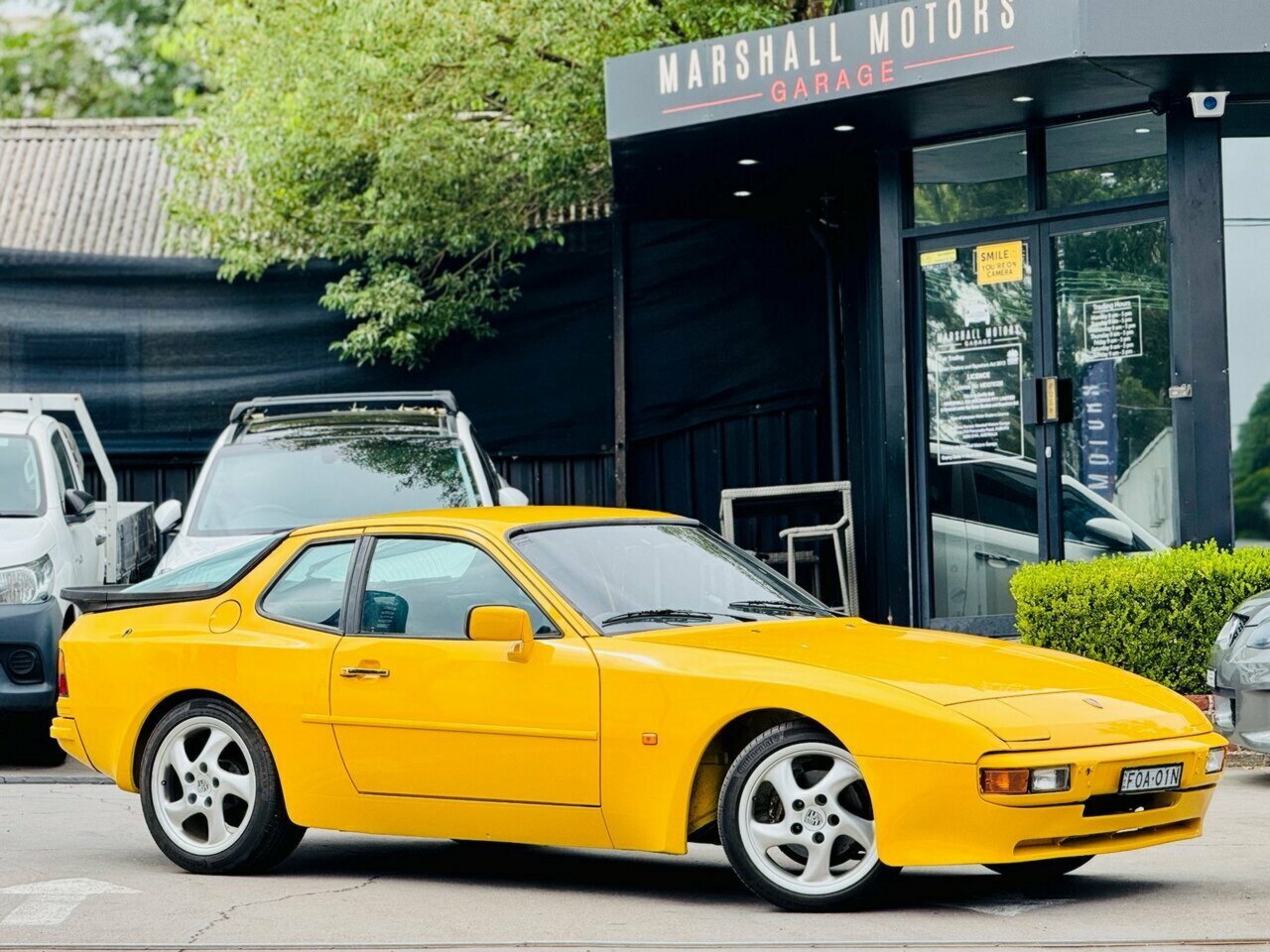 1985 PORSCHE 944 MANUAL 2D COUPE