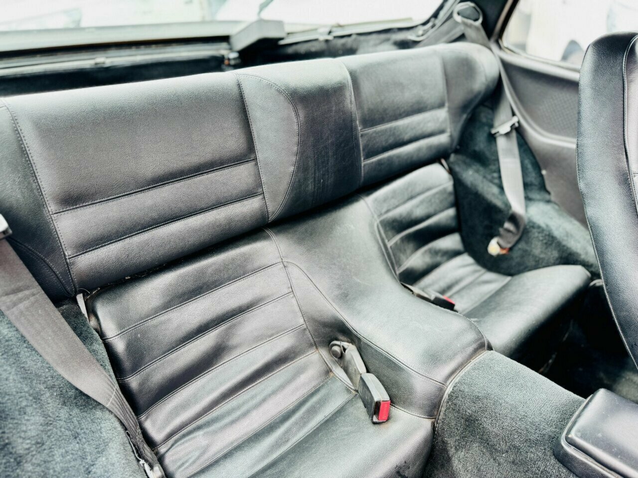 1985 PORSCHE 944 MANUAL 2D COUPE
