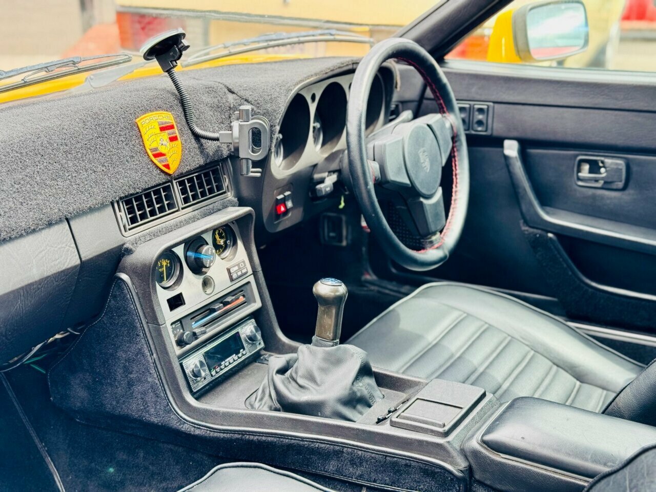1985 PORSCHE 944 MANUAL 2D COUPE