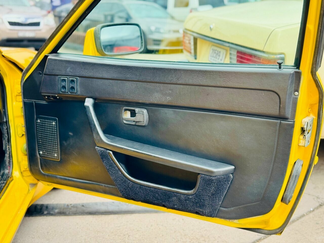 1985 PORSCHE 944 MANUAL 2D COUPE