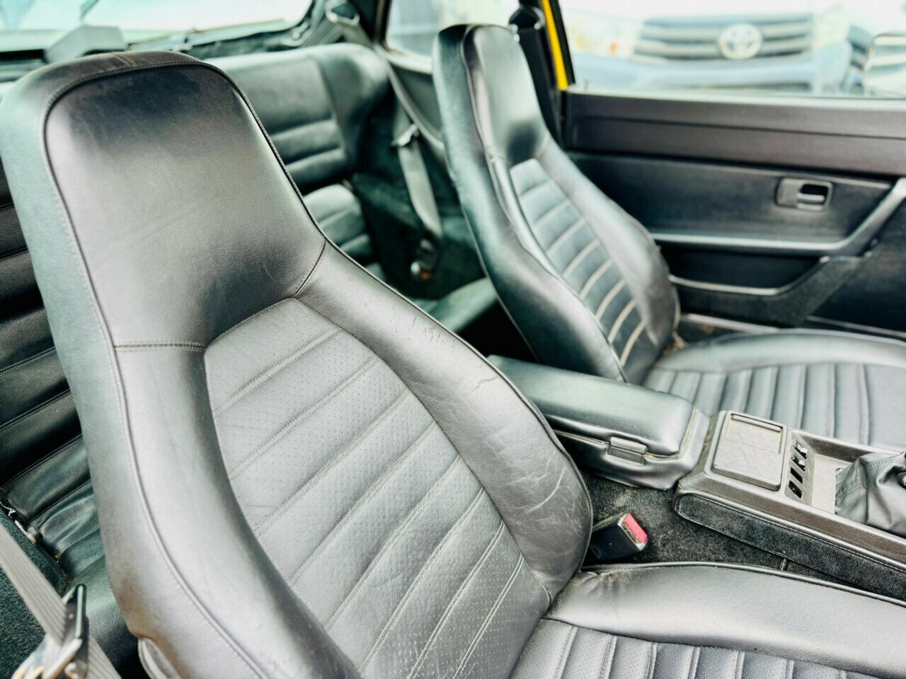 1985 PORSCHE 944 MANUAL 2D COUPE