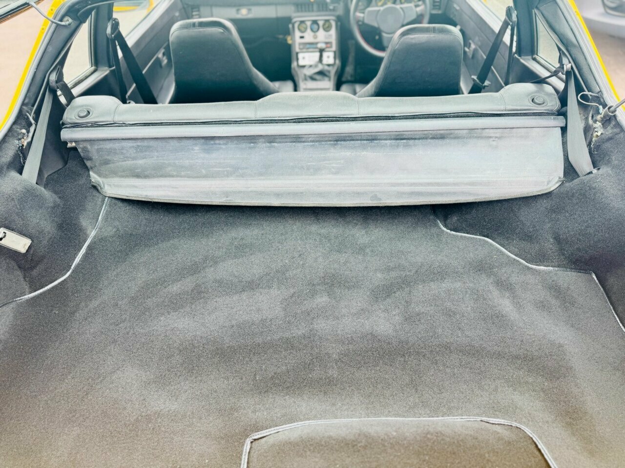 1985 PORSCHE 944 MANUAL 2D COUPE
